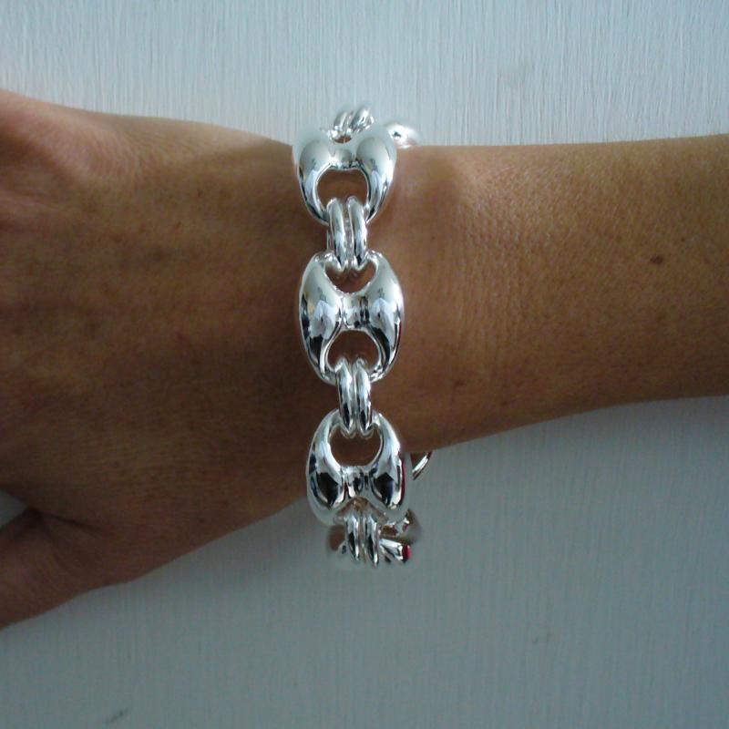 ... bracelet, italian style. Large marina link 22mm, T-bar closure
