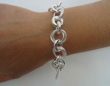 Silver textured round link bracelet