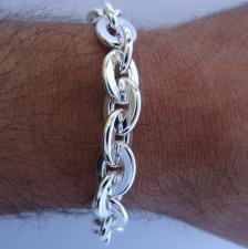Solid sterling silver bracelet. Oval link 11mm.