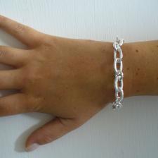 Women's link bracelet in sterling silver. 
