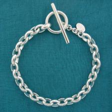 Bracciale a catena ovale e chiusura a barretta