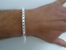 Sterling silver diamond cut box chain bracelet. Toggle bracelet