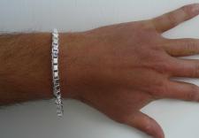 Sterling silver diamond cut box chain bracelet. Toggle bracelet