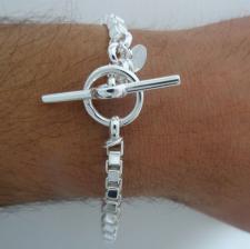 Sterling silver diamond cut box chain bracelet. Toggle bracelet