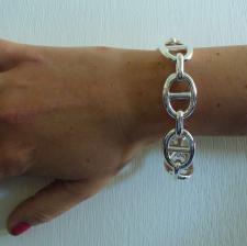 Sterling silver women's nautical bracelet 18mm. Hollow link. T-bar closure.