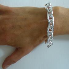 Oval link bracelet in sterling silver