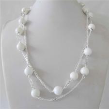 Sterling silver necklace. Curb chain, white agate beads 10mm. Length: 90 cm.