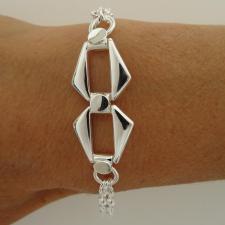 Bracciale leggero in argento 925, motivo centrale e doppia catena.