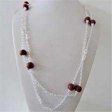 Collana in argento 925, sfere in diaspro rosso ed esagoni traforati. Lunghezza 120 cm.