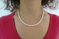 Online sales of silver bead necklace